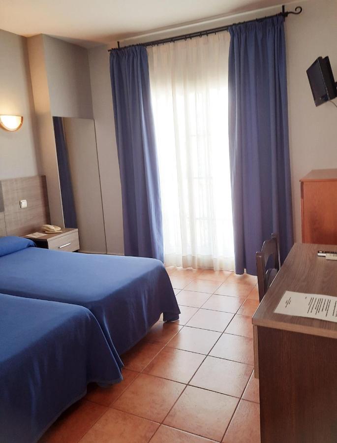 Hostal La Colonia 마르베야 외부 사진