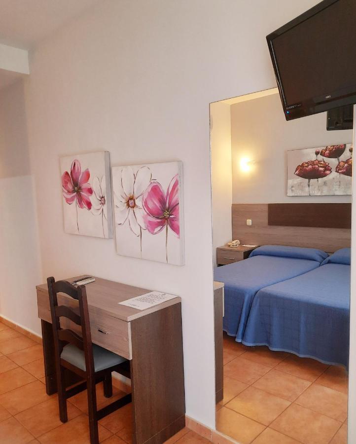Hostal La Colonia 마르베야 외부 사진