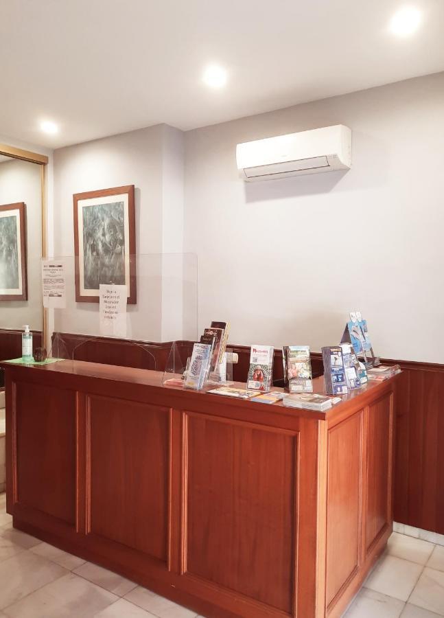 Hostal La Colonia 마르베야 외부 사진